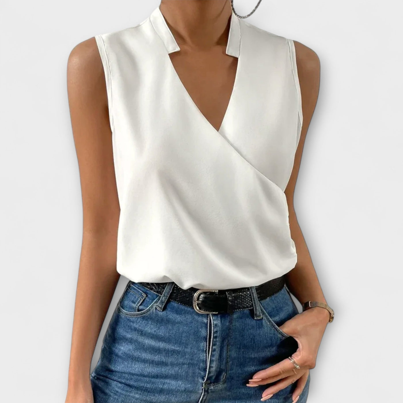Loretta | Sophisticated V|neck Top