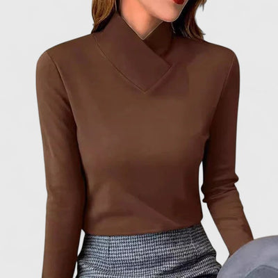 Yulienne | Elegant Turtleneck